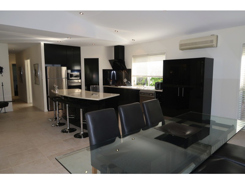 22 Baker-finch Pl, Twin Waters QLD 4564