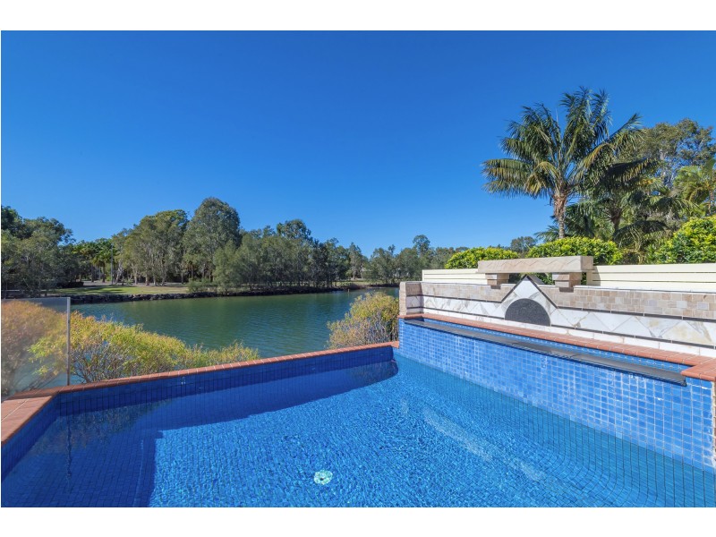 14/Spinifix Place, Twin Waters QLD 4564