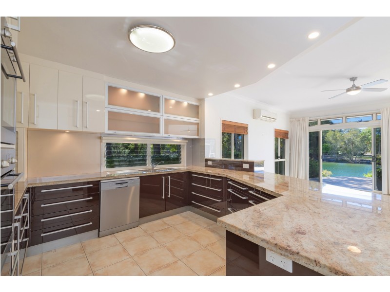 14/Spinifix Place, Twin Waters QLD 4564