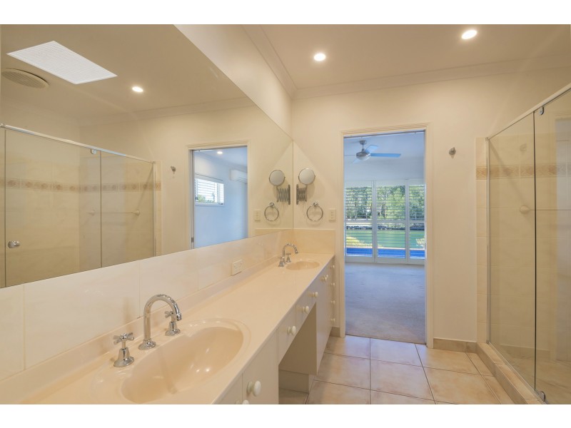 14/Spinifix Place, Twin Waters QLD 4564