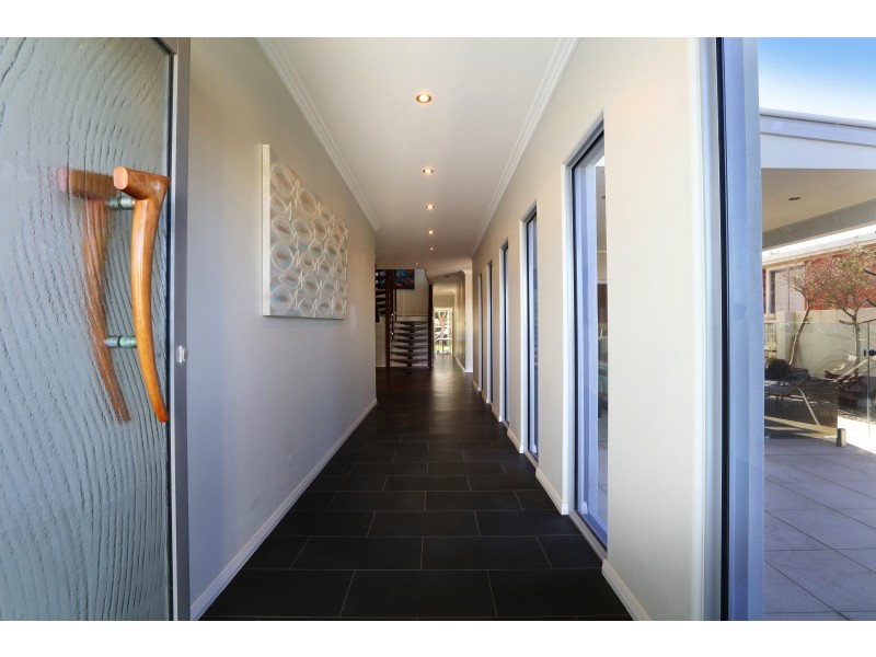 4A Barr Ave, Shelly Beach QLD 4551