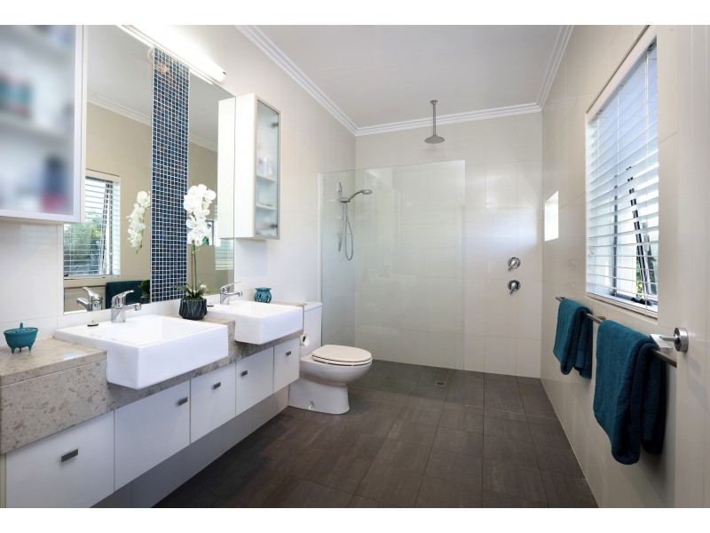 4A Barr Ave, Shelly Beach QLD 4551