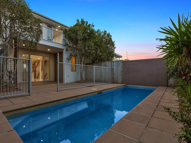 2/26 Orealla Cres, Sunrise Beach QLD 4567