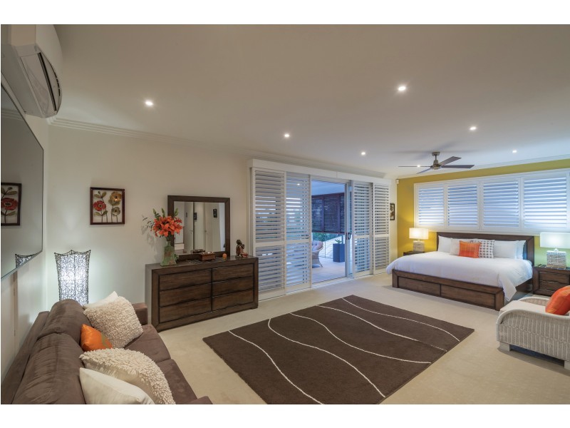 77 Prestwick Dr, Twin Waters QLD 4564