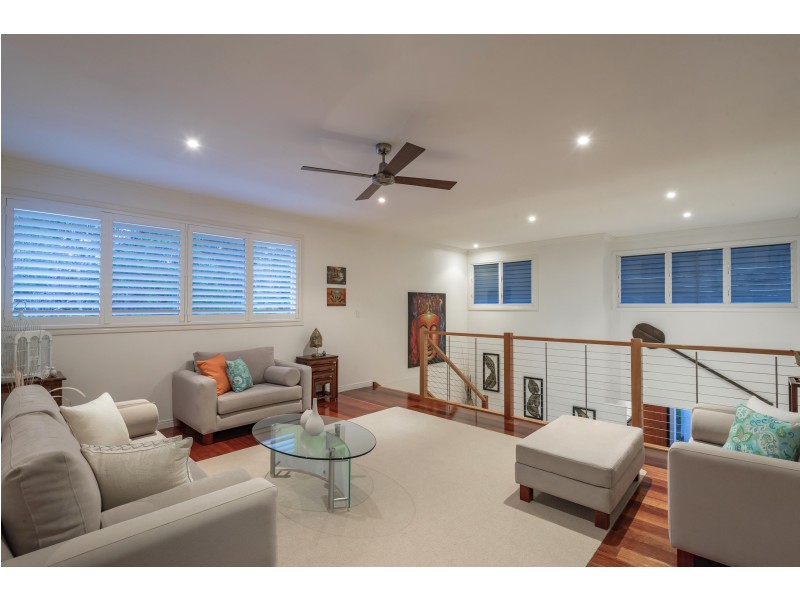 77 Prestwick Dr, Twin Waters QLD 4564