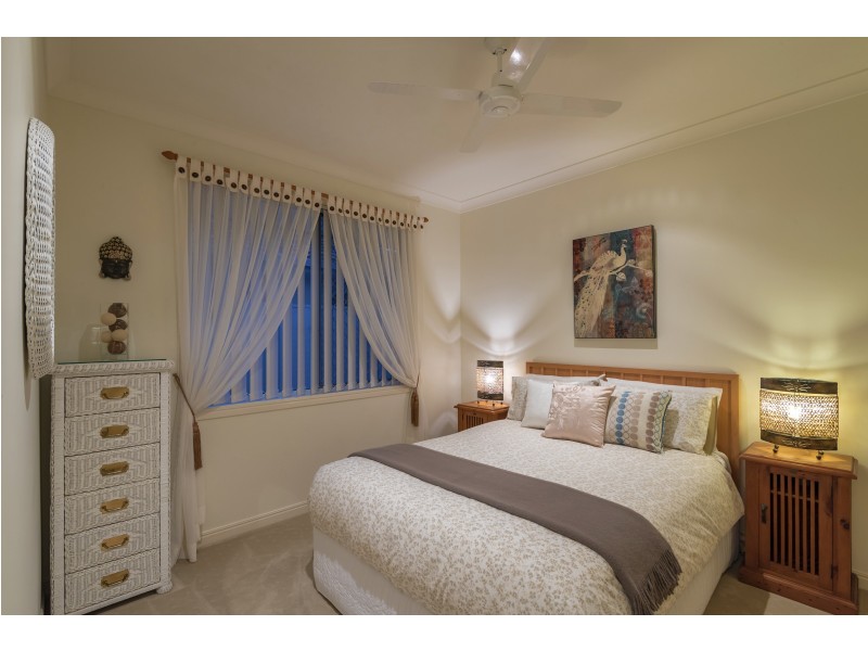 77 Prestwick Dr, Twin Waters QLD 4564