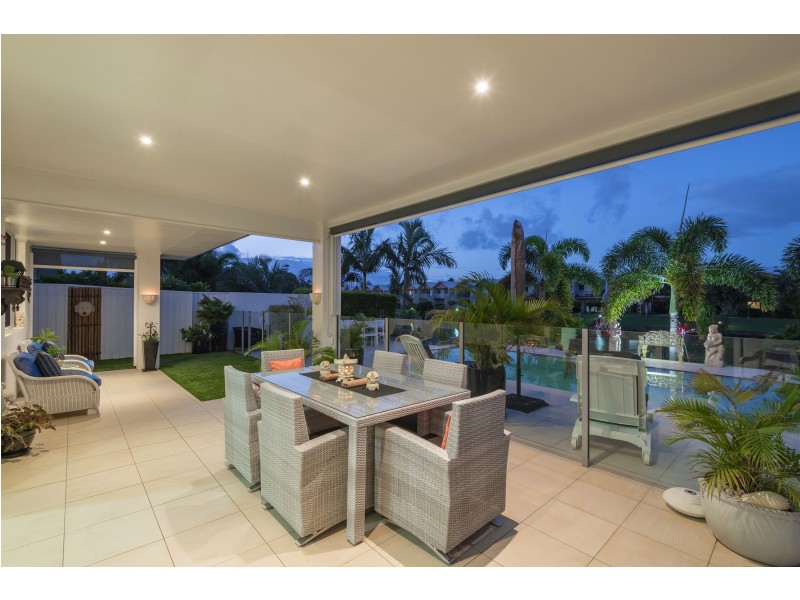 77 Prestwick Dr, Twin Waters QLD 4564