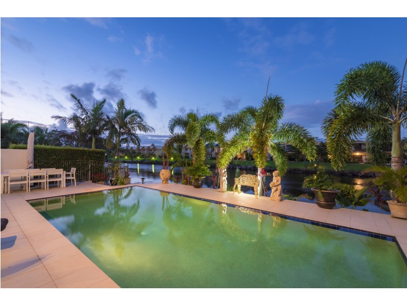 77 Prestwick Dr, Twin Waters QLD 4564