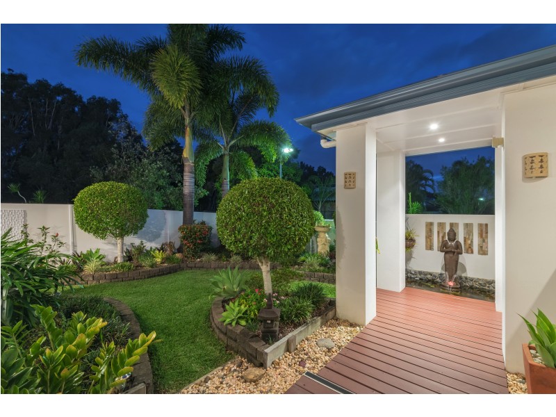 77 Prestwick Dr, Twin Waters QLD 4564