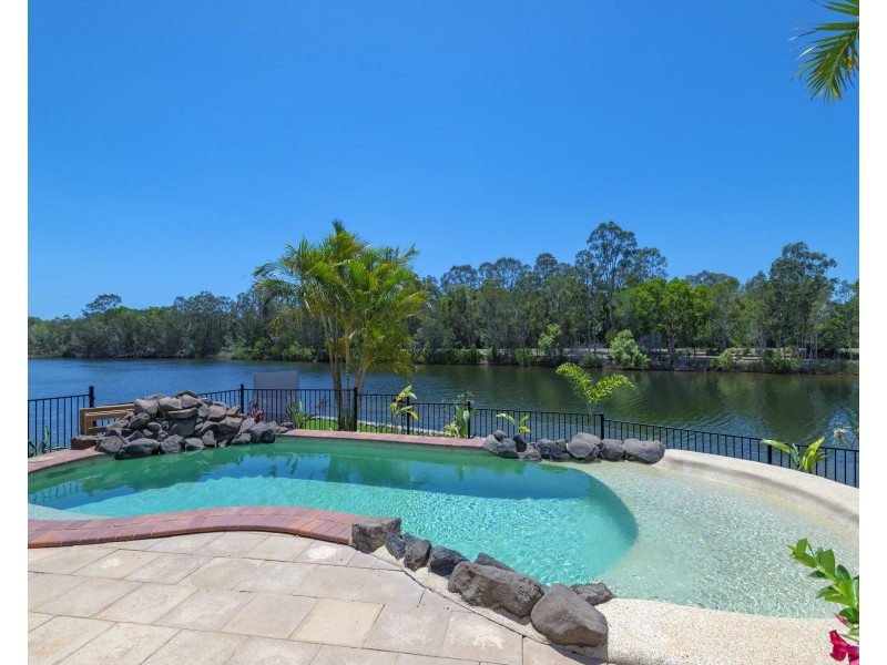 13 Glenwood Pl, Twin Waters QLD 4564