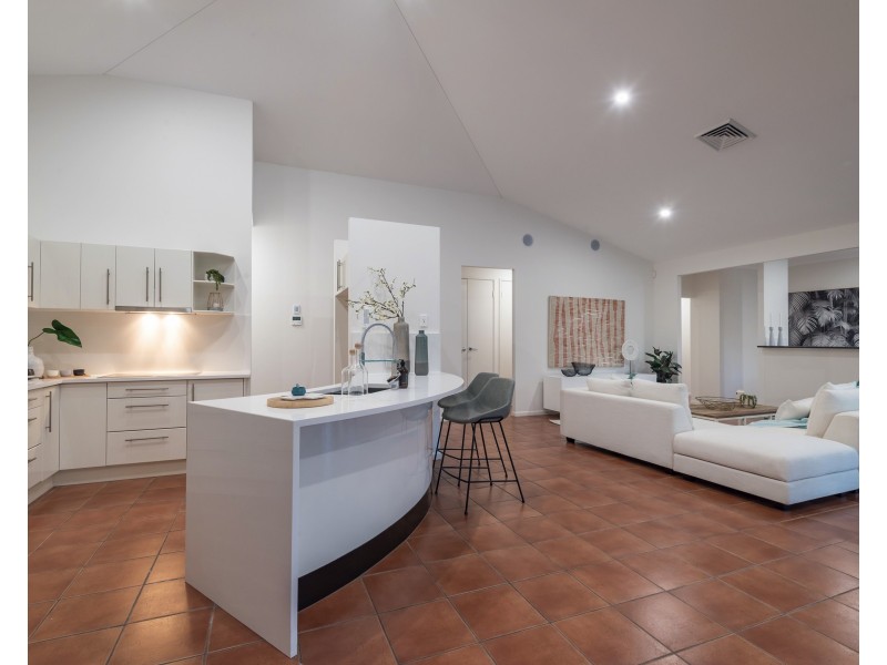 13 Glenwood Pl, Twin Waters QLD 4564