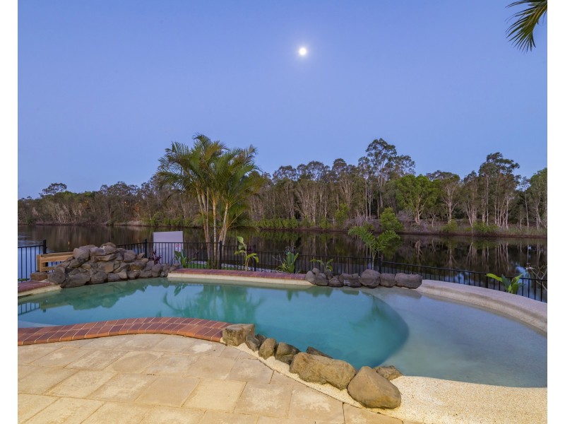 13 Glenwood Pl, Twin Waters QLD 4564