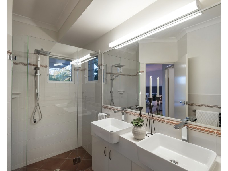 13 Glenwood Pl, Twin Waters QLD 4564