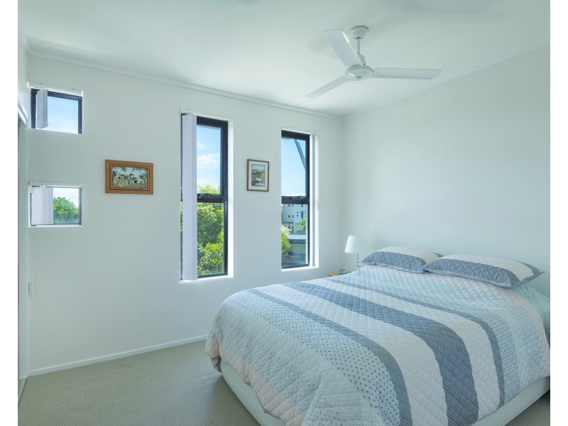 7/20 Baywater Dr, Twin Waters QLD 4564