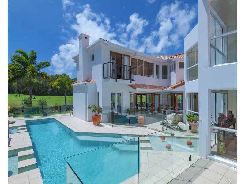 8 Baker-finch Pl, Twin Waters QLD 4564