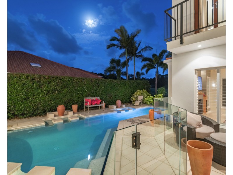 8 Baker-finch Pl, Twin Waters QLD 4564