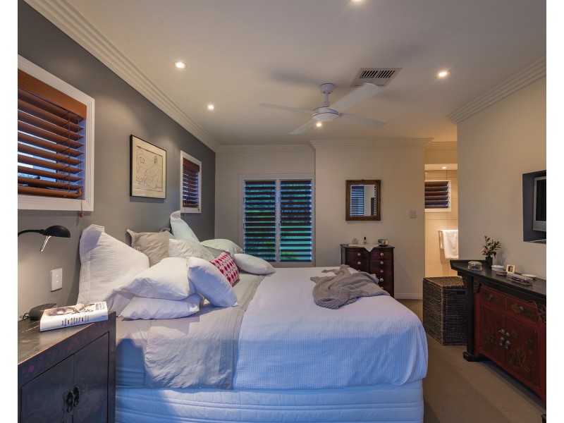 8 Baker-finch Pl, Twin Waters QLD 4564