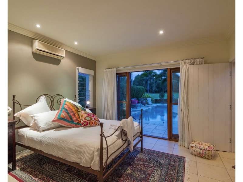 8 Baker-finch Pl, Twin Waters QLD 4564