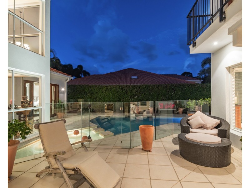 8 Baker-finch Pl, Twin Waters QLD 4564