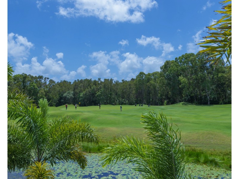 8 Baker-finch Pl, Twin Waters QLD 4564