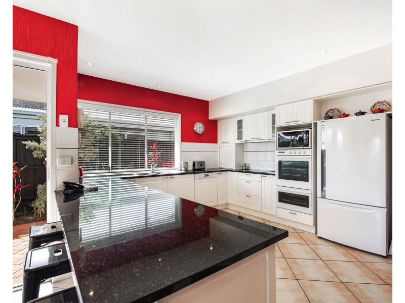 11 Glenwood Pl, Twin Waters QLD 4564