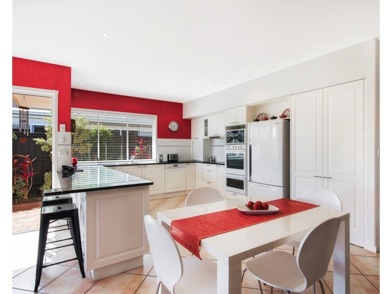 11 Glenwood Pl, Twin Waters QLD 4564