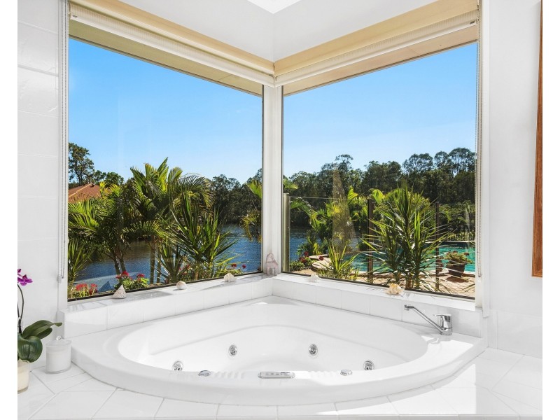 11 Glenwood Pl, Twin Waters QLD 4564