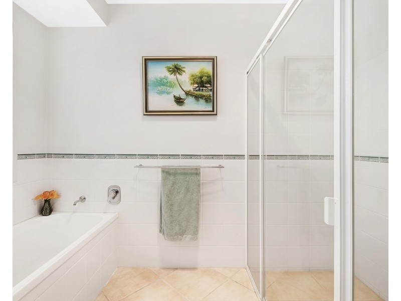 11 Glenwood Pl, Twin Waters QLD 4564