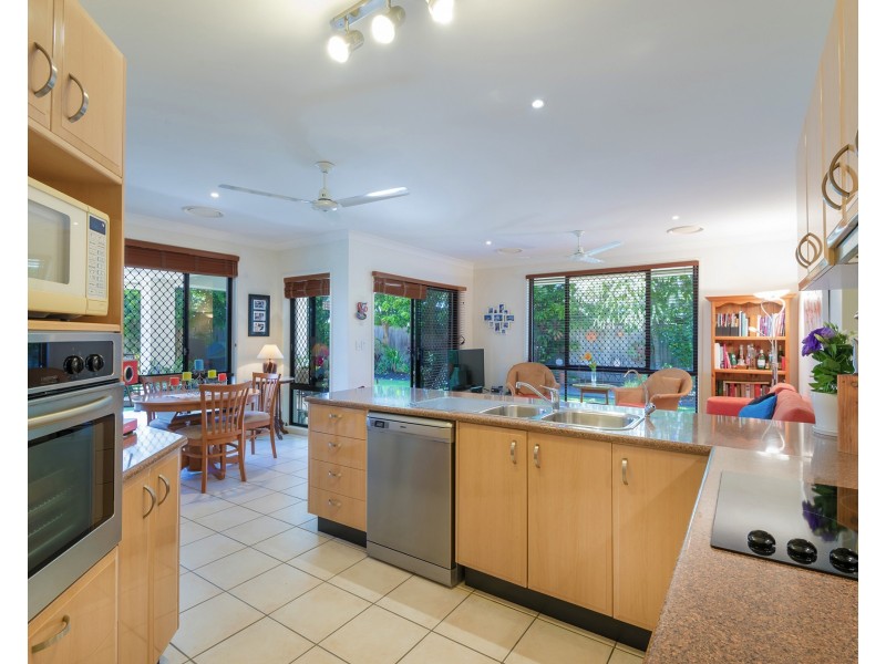 42 Prestwick Dr, Twin Waters QLD 4564