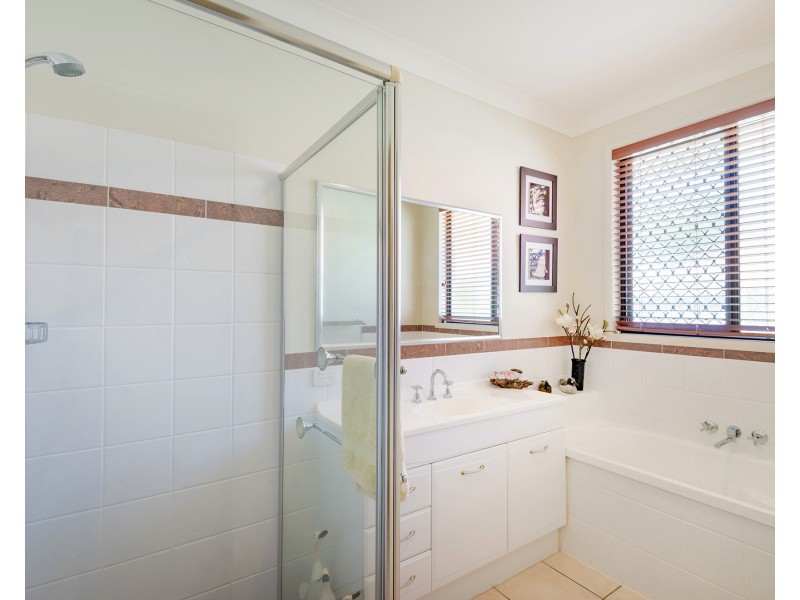 42 Prestwick Dr, Twin Waters QLD 4564