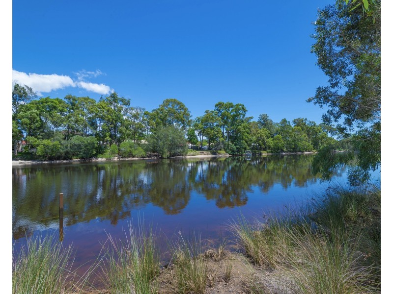 42 Prestwick Dr, Twin Waters QLD 4564