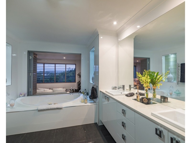 36 Anchorage Cct, Twin Waters QLD 4564