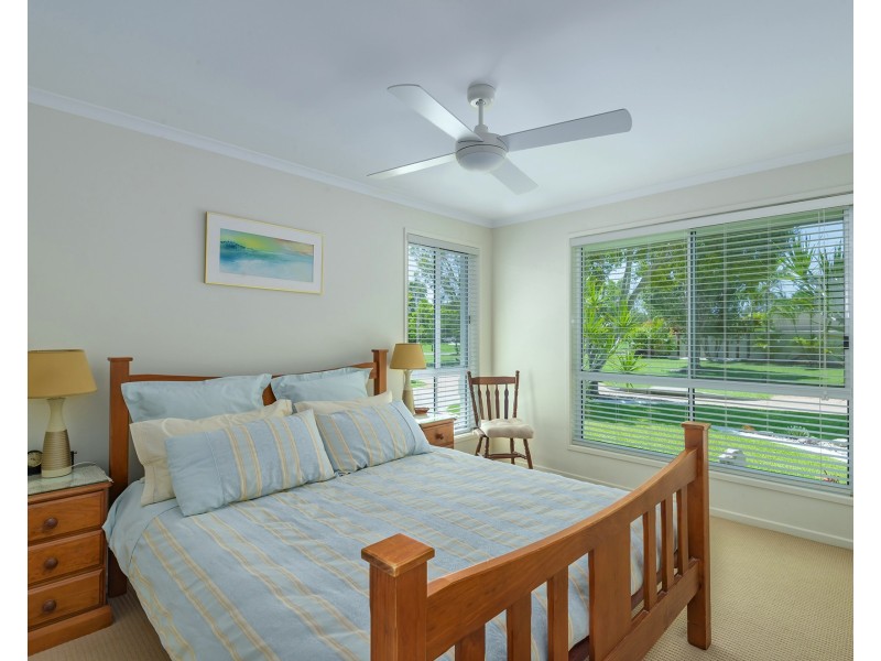 6 Peatling Lane, Twin Waters QLD 4564