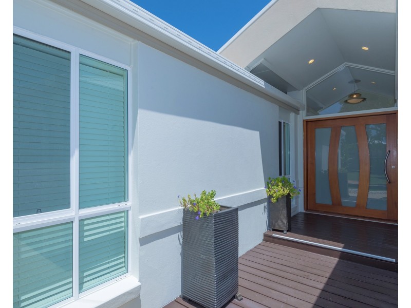 6 Peatling Lane, Twin Waters QLD 4564