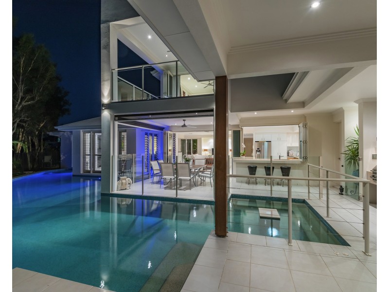 12 Oceanic Ct, Twin Waters QLD 4564