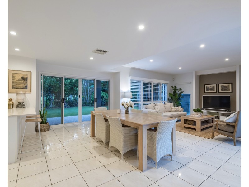 22 Hetherington Dr, Twin Waters QLD 4564