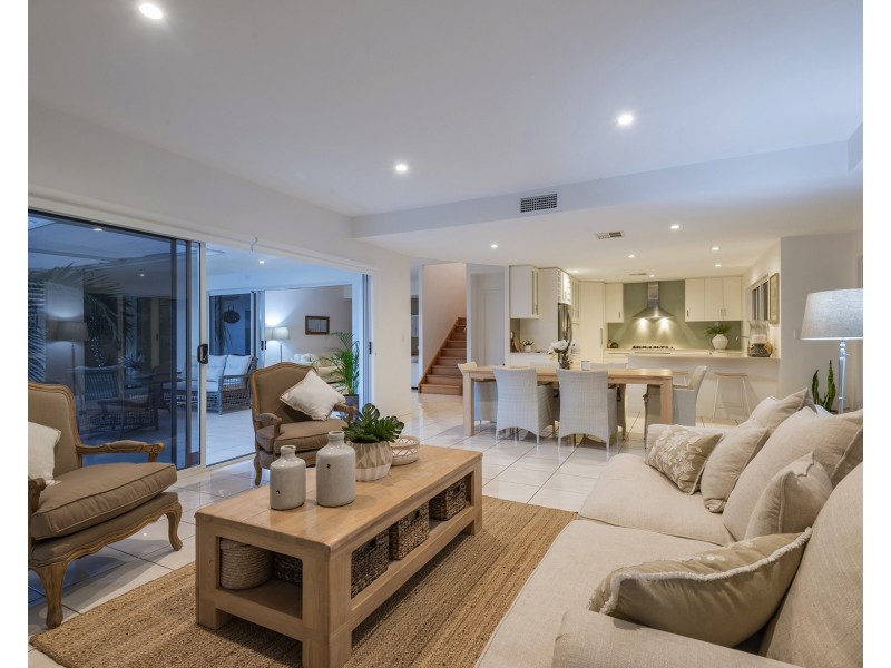 22 Hetherington Dr, Twin Waters QLD 4564