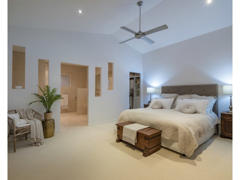 22 Hetherington Dr, Twin Waters QLD 4564