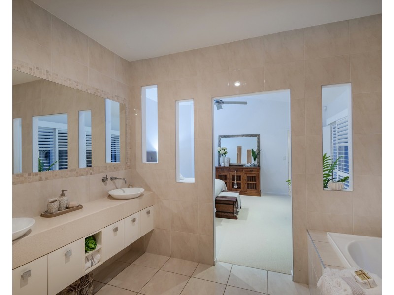 22 Hetherington Dr, Twin Waters QLD 4564