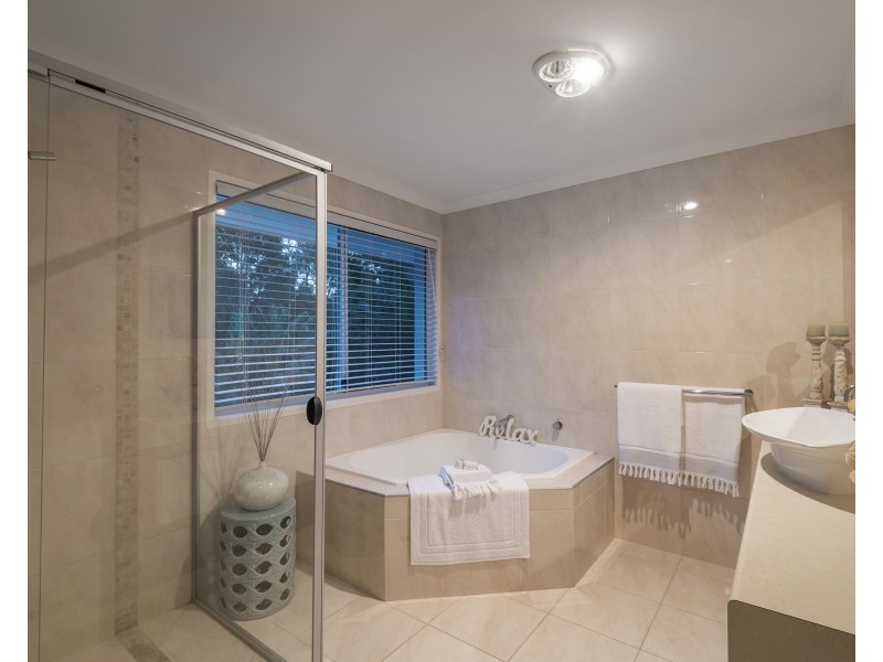 22 Hetherington Dr, Twin Waters QLD 4564