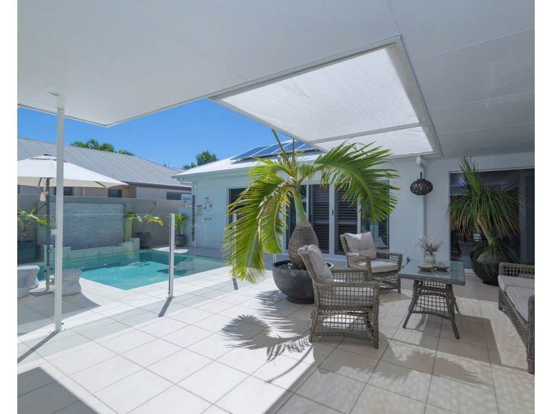 22 Hetherington Dr, Twin Waters QLD 4564