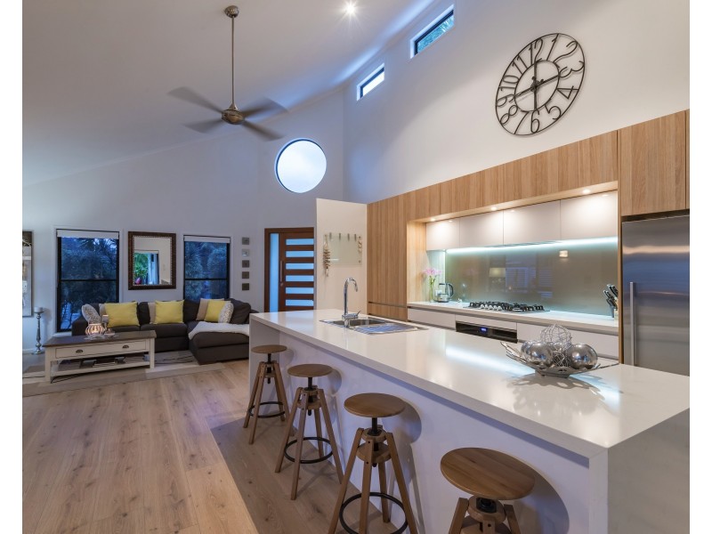 6 Sunview Dr, Twin Waters QLD 4564