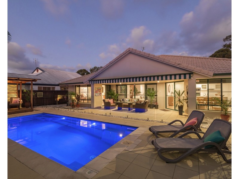 21 Baker-finch Pl, Twin Waters QLD 4564