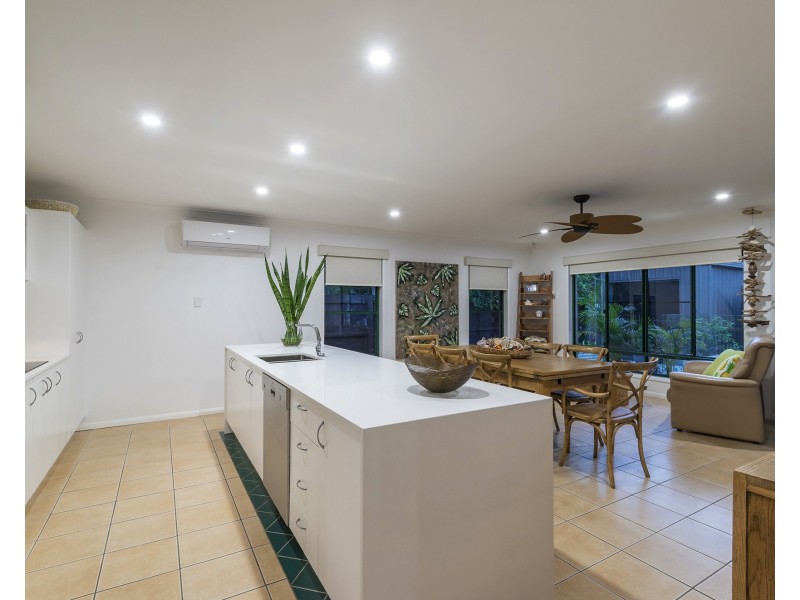 21 Baker-finch Pl, Twin Waters QLD 4564