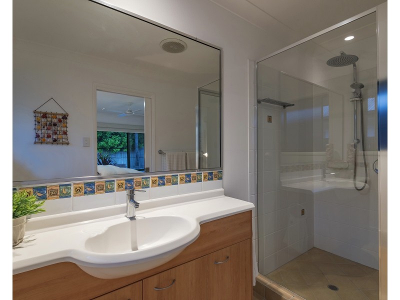 21 Baker-finch Pl, Twin Waters QLD 4564
