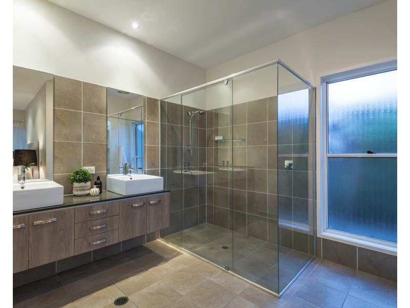 21 Hetherington Dr, Twin Waters QLD 4564