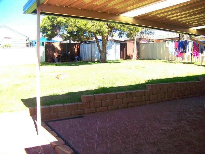 10 Poplar Crescent, Bradbury NSW 2560