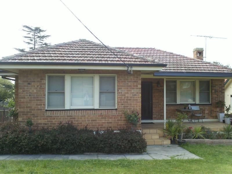 16 Lilian Street, Campbelltown NSW 2560