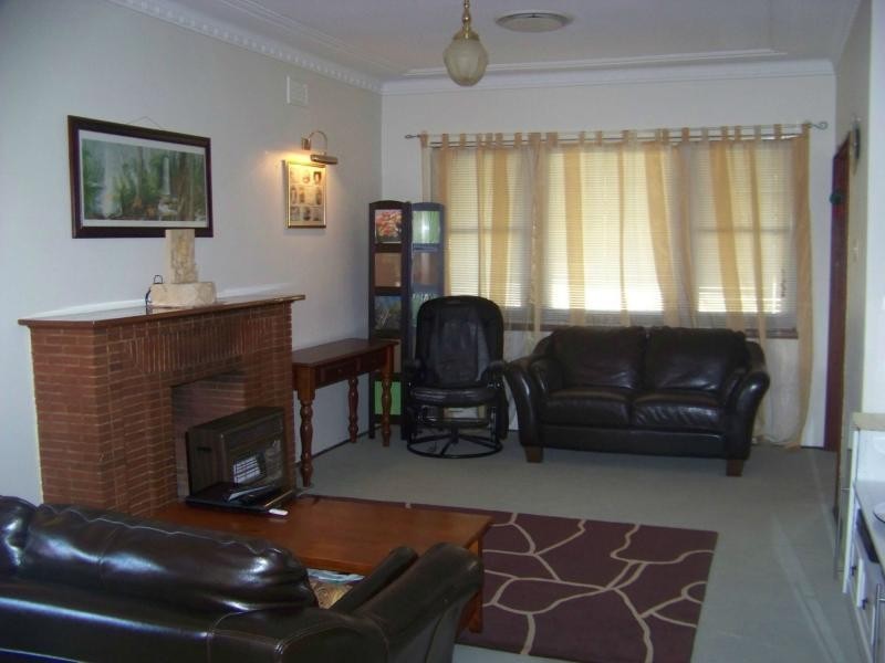 16 Lilian Street, Campbelltown NSW 2560