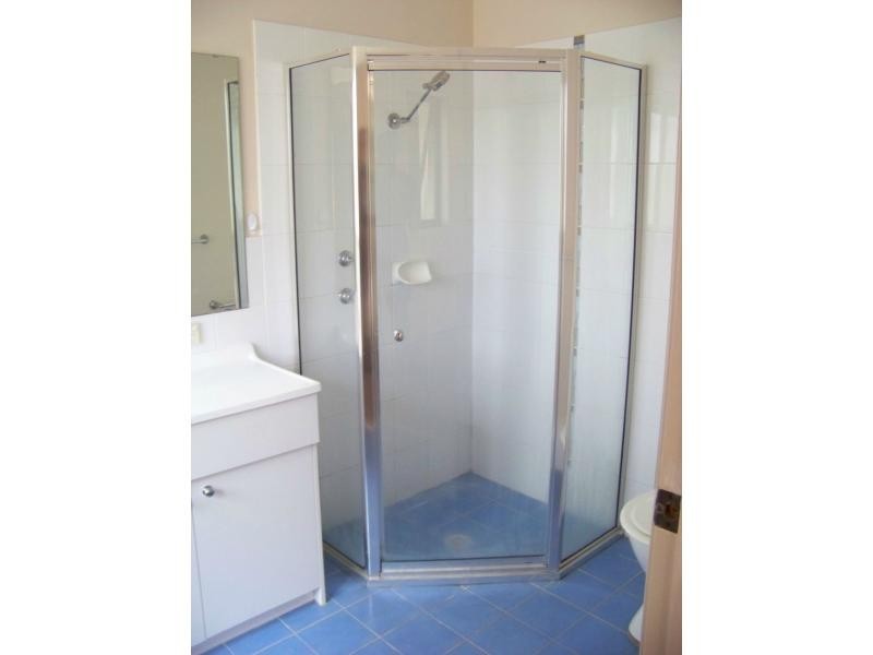 8 Greenwich Walk, Campbelltown NSW 2560